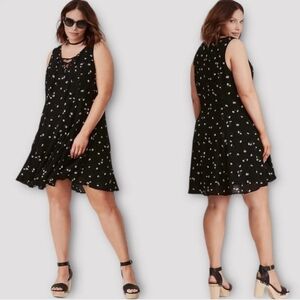 Torrid Black and White Floral Lace Up Dress 0